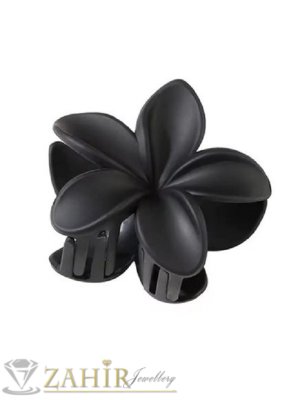 Хит модел щипка хавайско цвете в черен цвят, с размери 7 на 7 см, материал матов силикон - ST1232